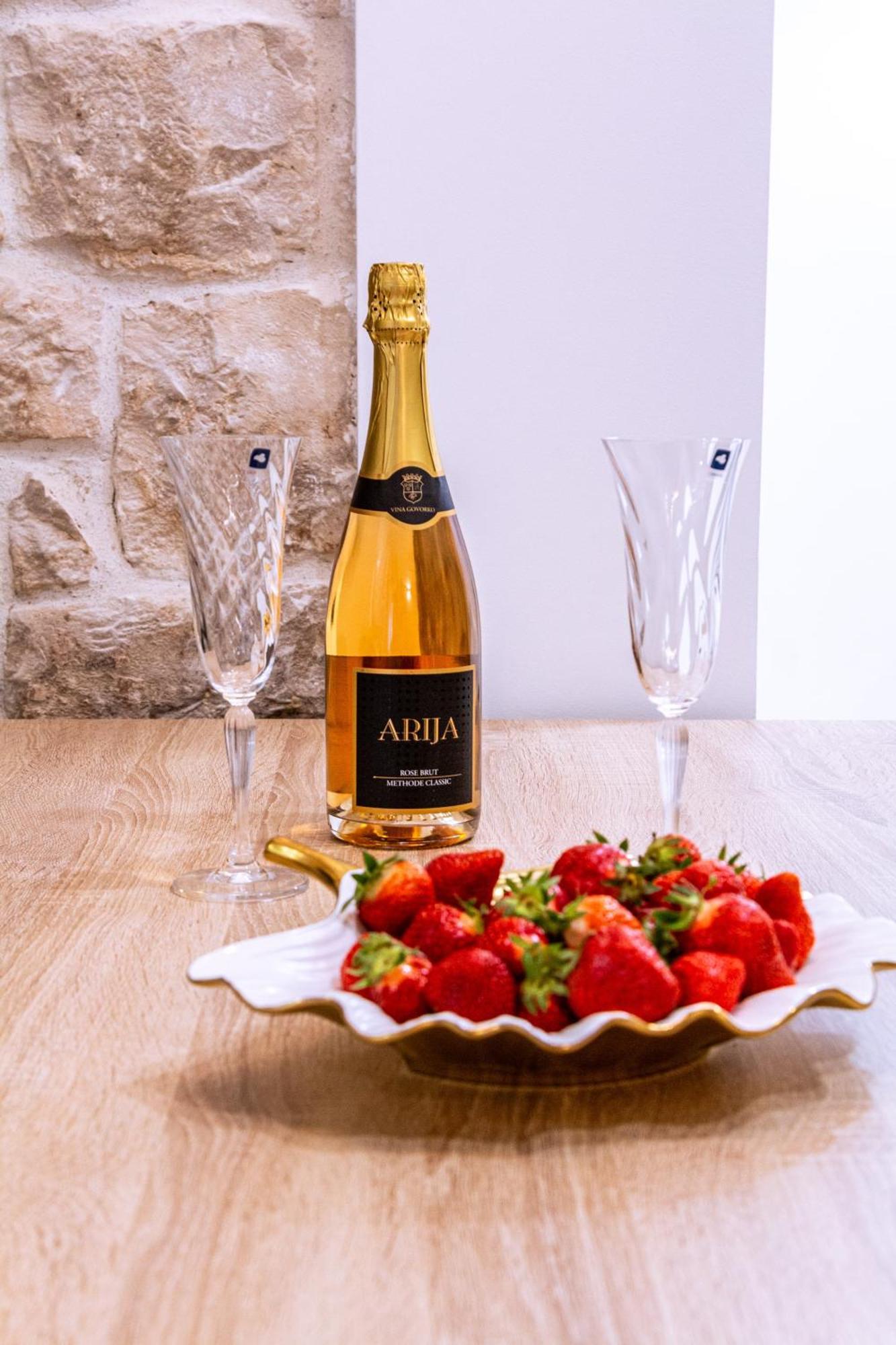 Luxury 2 Bedroom-2 Bathroom Apartment & Studio App With Rooftop Terrace Spalato Esterno foto