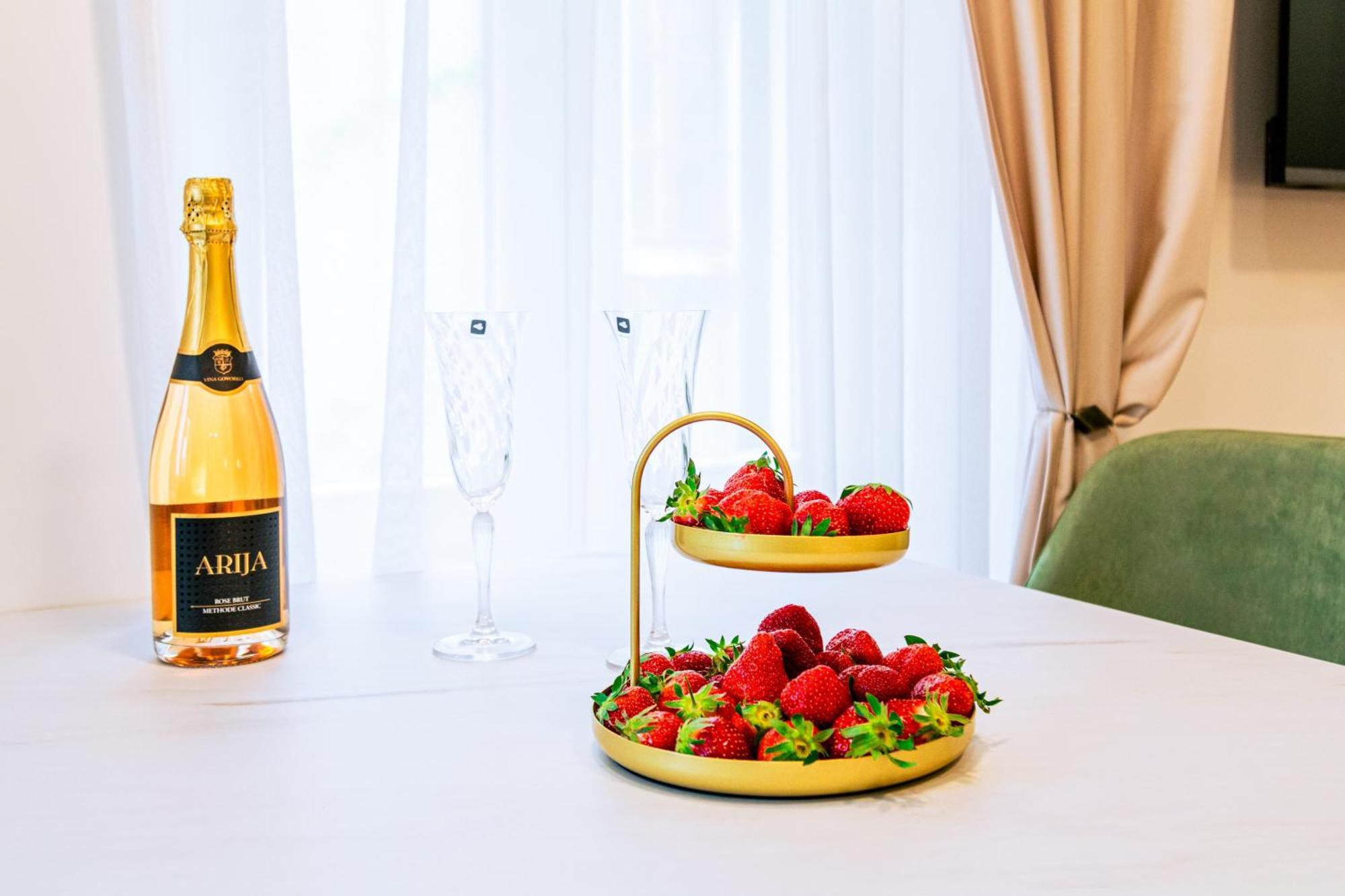 Luxury 2 Bedroom-2 Bathroom Apartment & Studio App With Rooftop Terrace Spalato Esterno foto